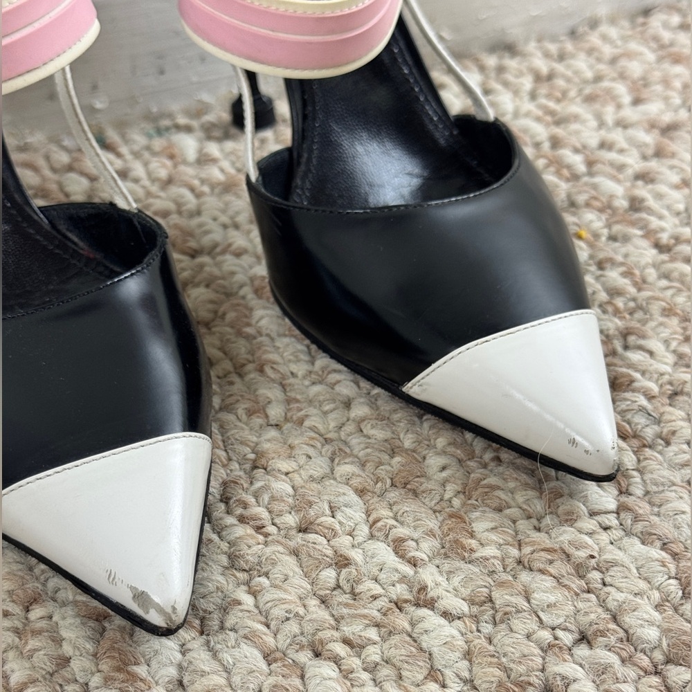 Prada
Mary Jane patent leather heels Size 36 1/2 - Picture 2 of 11